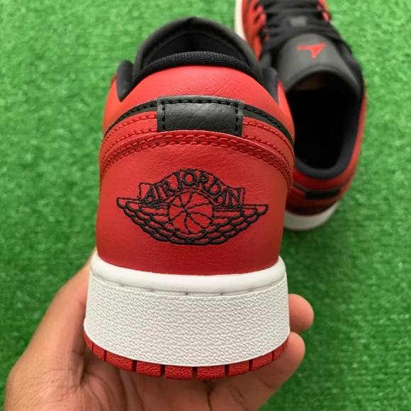 *NEW* Air Jordan 1 Low “Reverse Bred” (Sz 8) - Picture 6 of 11